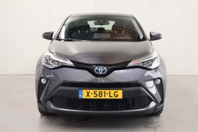 Toyota C-HR (2023) thumbnail 6