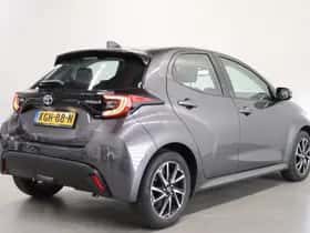 Toyota Yaris (2022) thumbnail 2