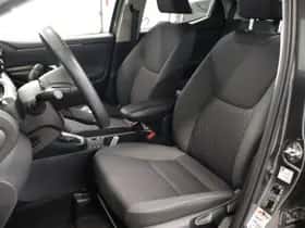 Toyota Yaris (2022) thumbnail 18