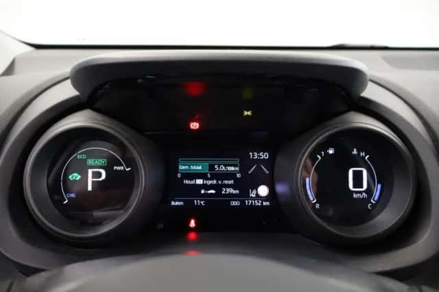 Toyota Yaris (2022) thumbnail 4