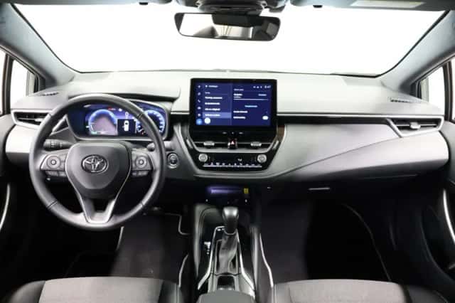 Toyota Corolla (2024) thumbnail 3