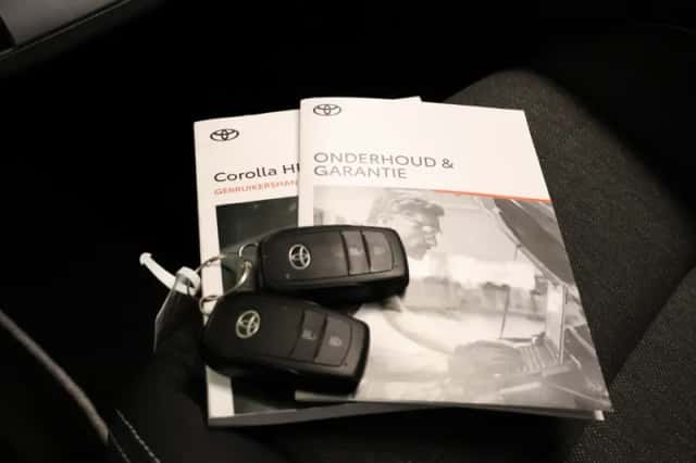 Toyota Corolla (2024) thumbnail 5