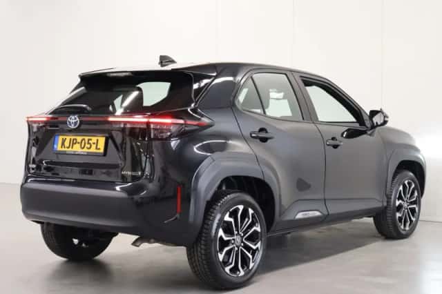 Toyota Yaris Cross (2024) thumbnail 2