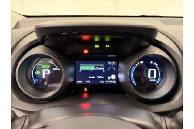 Toyota Yaris (2022) thumbnail 4