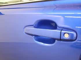 Toyota C-HR (2019) thumbnail 18