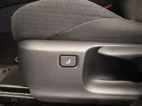 Toyota C-HR (2019) thumbnail 24