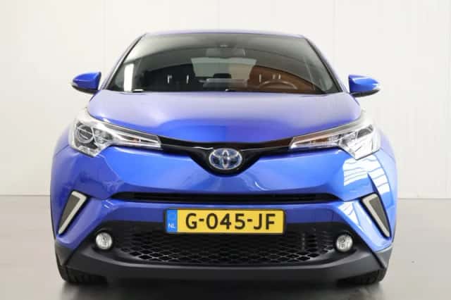 Toyota C-HR (2019) thumbnail 6