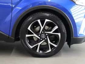 Toyota C-HR (2019) thumbnail 9