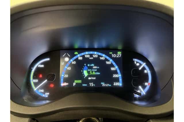 Toyota Yaris Cross (2022) thumbnail 4