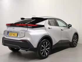 Toyota C-HR (2025) thumbnail 2