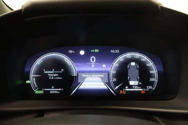 Toyota C-HR (2025) thumbnail 4