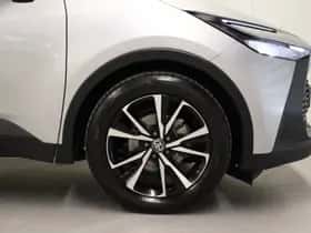 Toyota C-HR (2025) thumbnail 9