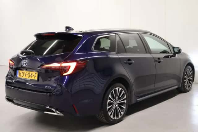 Toyota Corolla (2025) thumbnail 2