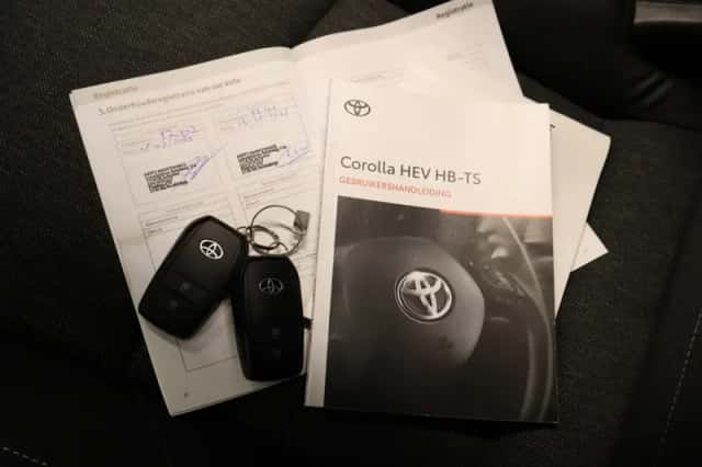 Toyota Corolla (2025) thumbnail 5