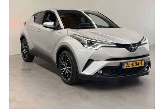 Toyota C-HR (2019) thumbnail 3