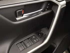 Toyota RAV4 (2019) thumbnail 24