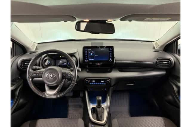 Toyota Yaris (2023) thumbnail 3