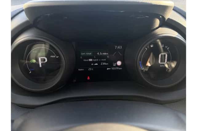 Toyota Yaris (2023) thumbnail 4