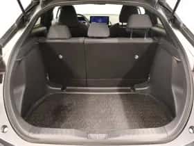 Toyota C-HR (2025) thumbnail 16