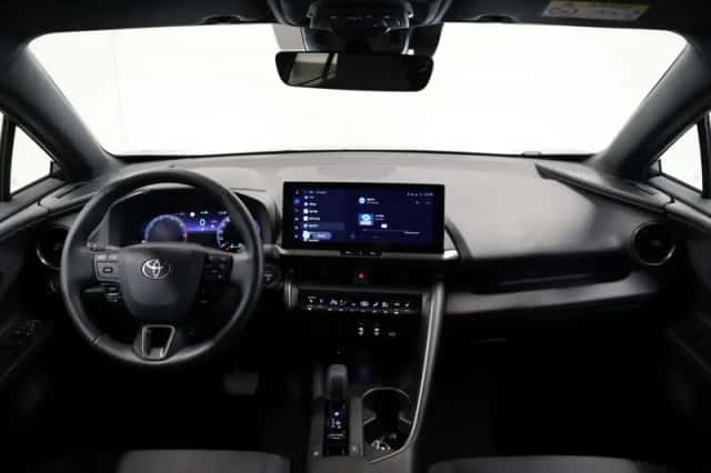 Toyota C-HR (2025) thumbnail 3