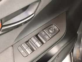 Toyota C-HR (2025) thumbnail 22