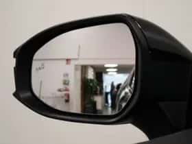 Toyota C-HR (2025) thumbnail 41