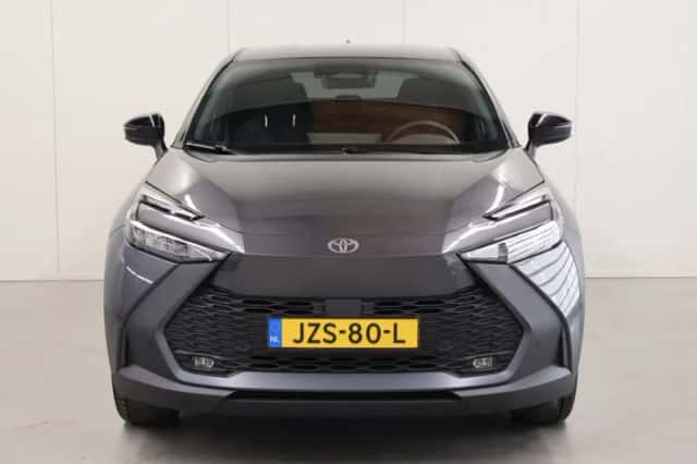 Toyota C-HR (2025) thumbnail 6
