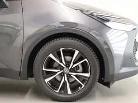 Toyota C-HR (2025) thumbnail 10