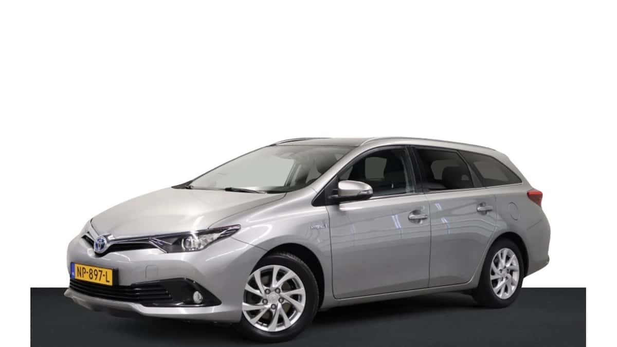 Toyota Auris (2016) — foto 1