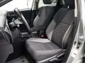 Toyota Auris (2016) thumbnail 15