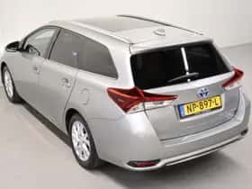 Toyota Auris (2016) thumbnail 6