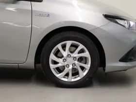 Toyota Auris (2016) thumbnail 8