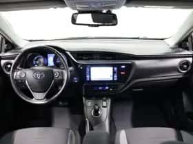 Toyota Auris (2016) thumbnail 9