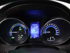 Toyota Auris (2016) thumbnail 10
