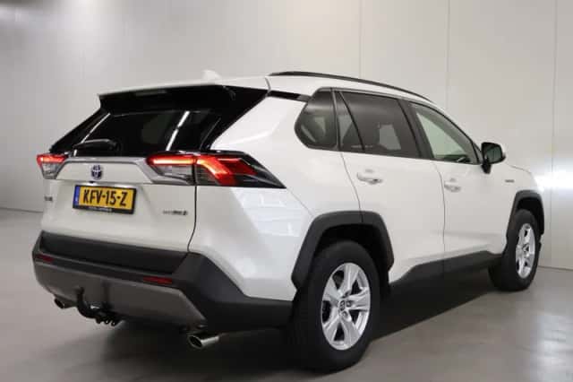 Toyota RAV4 (2019) thumbnail 2