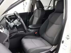 Toyota RAV4 (2019) thumbnail 18
