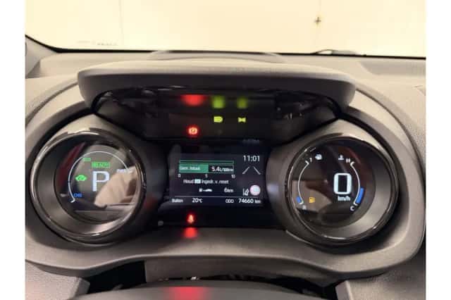 Toyota Yaris (2022) thumbnail 4