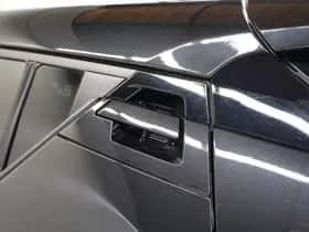 Toyota C-HR (2022) thumbnail 17