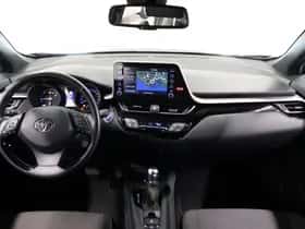 Toyota C-HR (2022) thumbnail 3