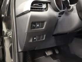 Toyota C-HR (2022) thumbnail 24