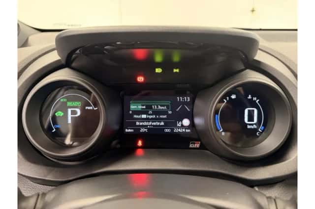 Toyota Yaris (2022) thumbnail 4