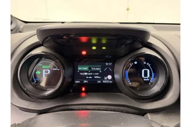 Toyota Yaris (2022) thumbnail 4