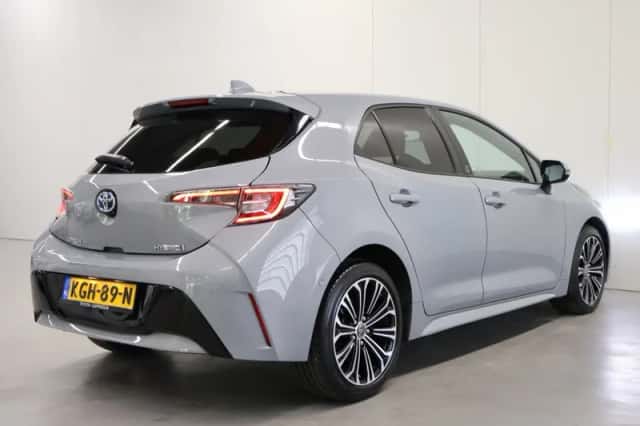 Toyota Corolla (2023) thumbnail 2