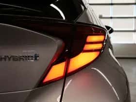 Toyota C-HR (2021) thumbnail 12