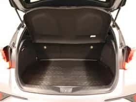 Toyota C-HR (2021) thumbnail 16