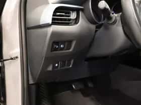Toyota C-HR (2021) thumbnail 22