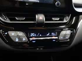 Toyota C-HR (2021) thumbnail 30