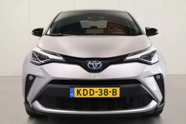 Toyota C-HR (2021) thumbnail 6