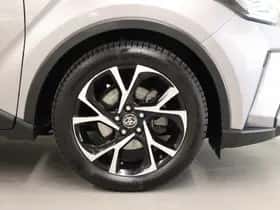 Toyota C-HR (2021) thumbnail 9