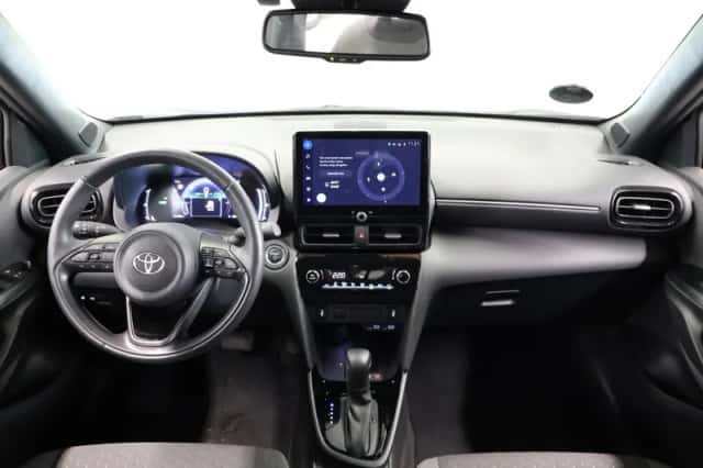 Toyota Yaris Cross (2024) thumbnail 3